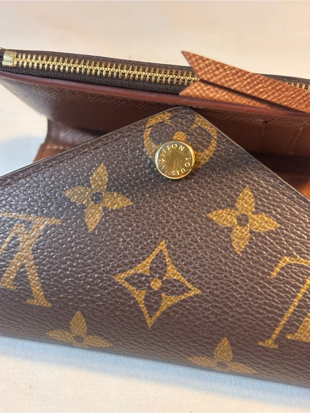 Louis Vuitton great dent